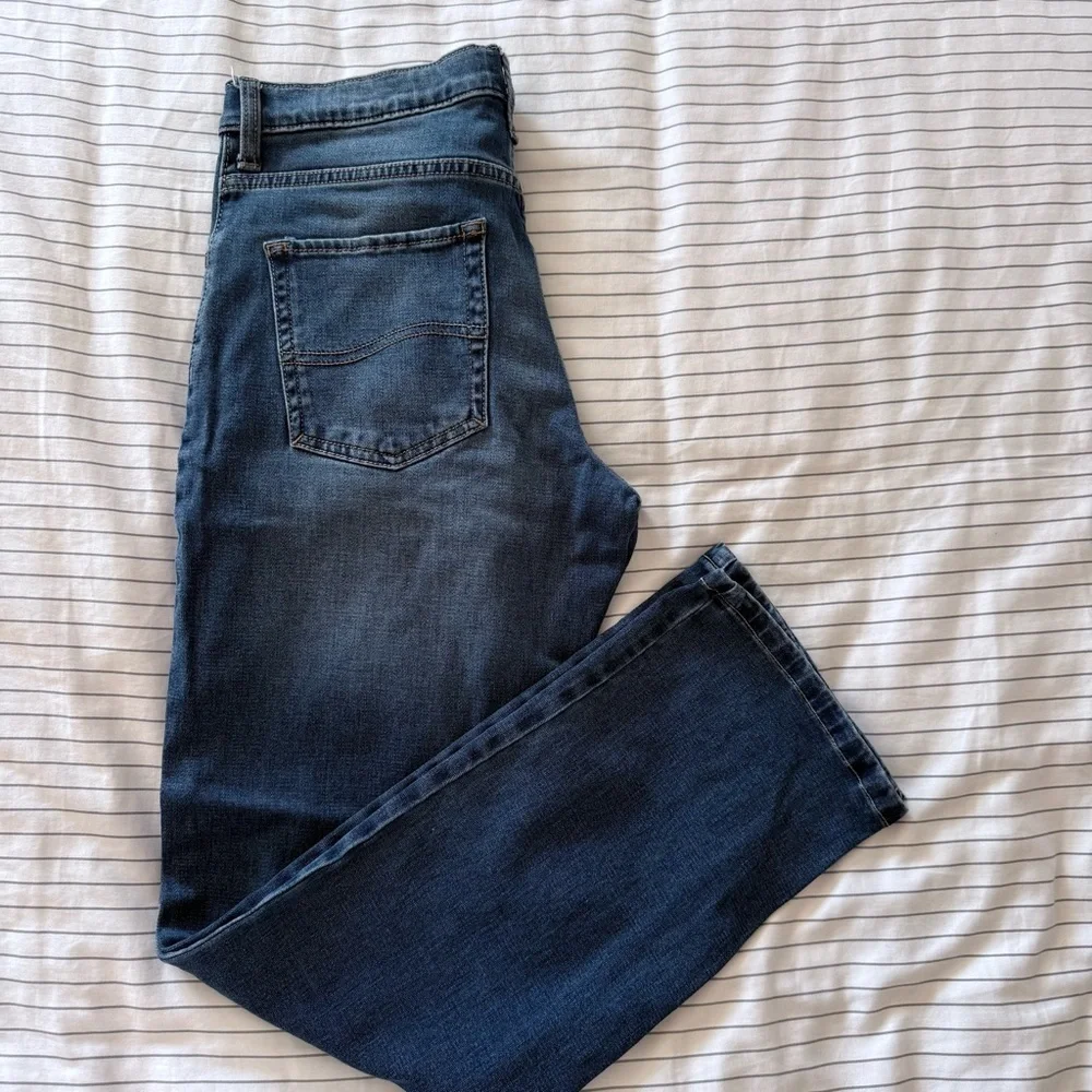 Lee Sport Series X-Treme Comfort Men/Youth Jeans (size unknown) Refer to Photos